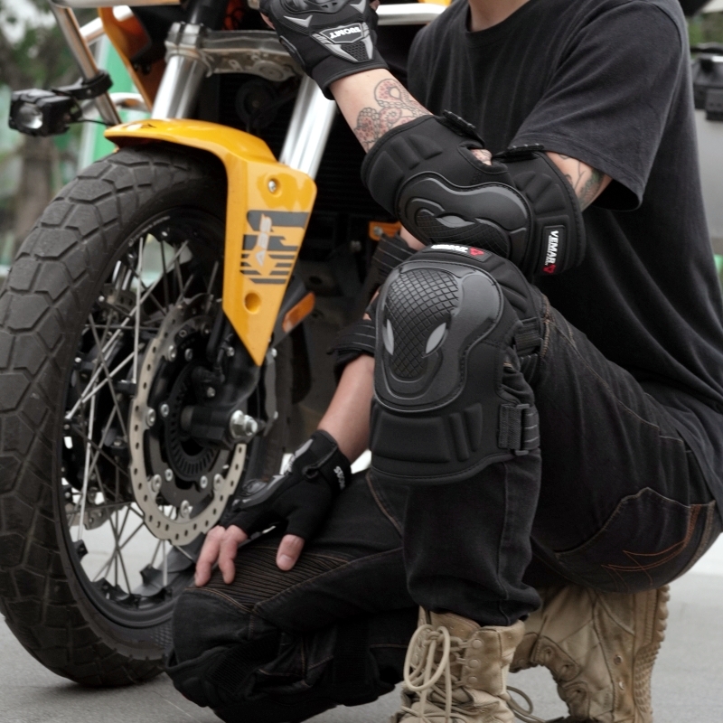 مجموعة من 4 قطع واقيات للركبة  - مراجعة Motorcycle Gear For Woman وسعره